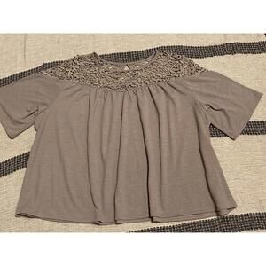 APT. 9 Lacy Top in Soft Gray Women's Lg